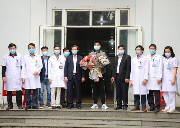 Bệnh nhân đầu tiên trong giai đoạn 2 của dịch Covid-19 ở Việt Nam được xuất viện