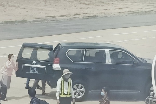 Cục Quản lý công sản nói gì về vụ xe biển xanh đón Phó Bí thư tỉnh Phú Yên ở máy bay