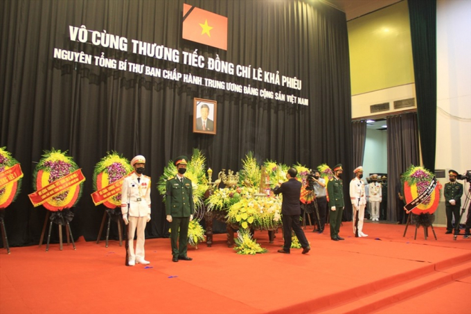 Những hình ảnh về lễ viếng nguyên Tổng Bí thư Lê Khả Phiêu tại Thanh Hóa