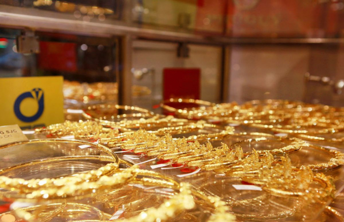 Giá vàng hôm nay 12/1: Vàng khó lấy lại đà tăng giá