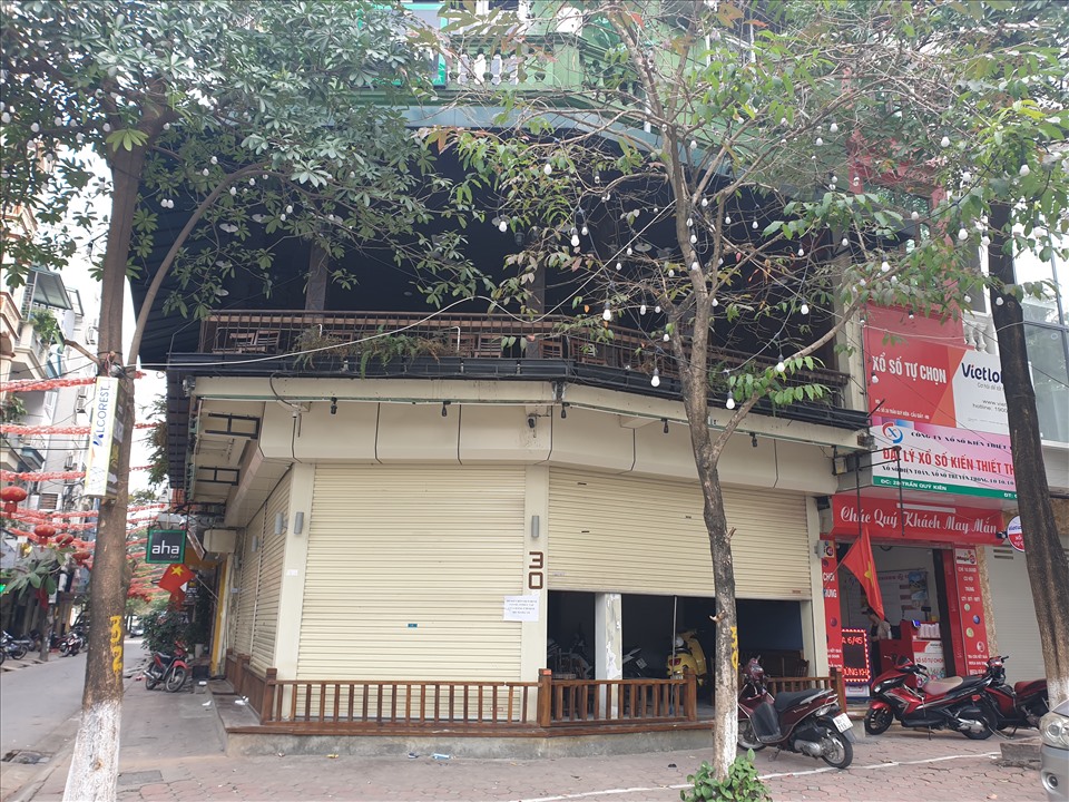 Hà Nội: Trước nguy cơ đóng cửa, nhiều quán cà phê mong muốn được đón khách như nhà hàng