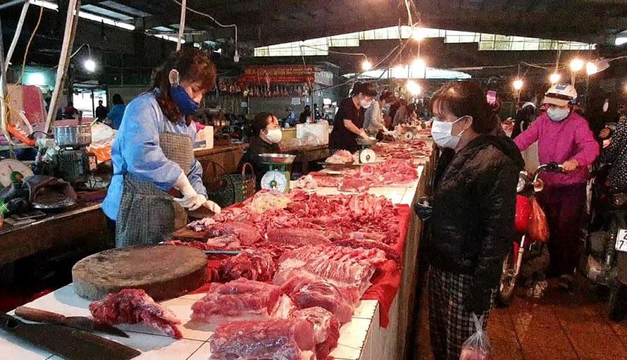 Đầu tuần, giá thịt lợn hơi tăng nhẹ