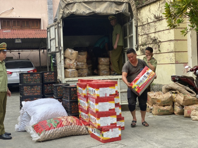 Quản lý thị trường Hà Giang bắt giữ gần 500 kg lương thực, thực phẩm nhập lậu