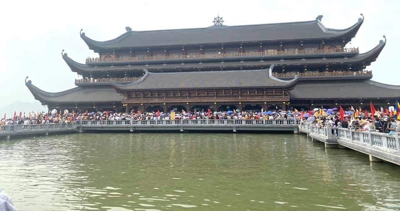 Sau sự cố “biển người” tại chùa Tam Chúc, Bộ Văn hóa yêu cầu phương án phòng dịch