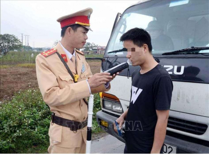 Hưng Yên: Dương tính với ma túy, tài xế xe ô tô bị phạt 35.000.000 đồng