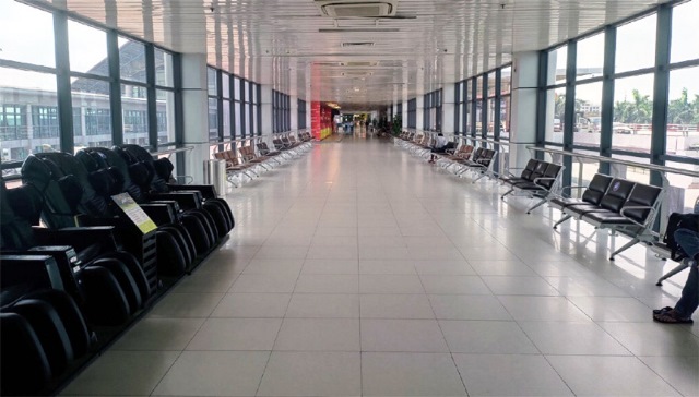 Sân bay Nội Bài bất ngờ đóng cửa sảnh E