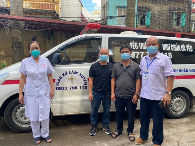 Xúc động câu chuyện 2 tài xế ở Nghệ An lái xe cứu thương đi chi viện Bắc Giang