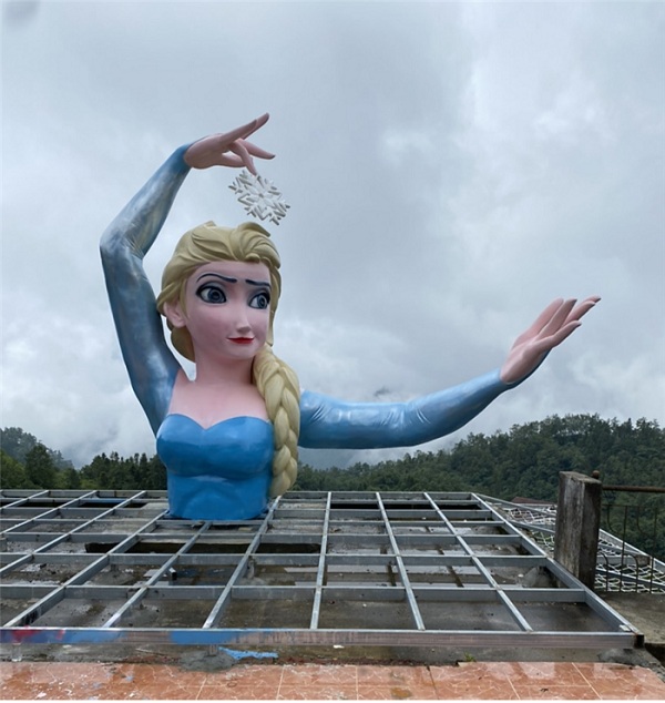 Sa Pa vận động tháo dỡ tượng Elsa 