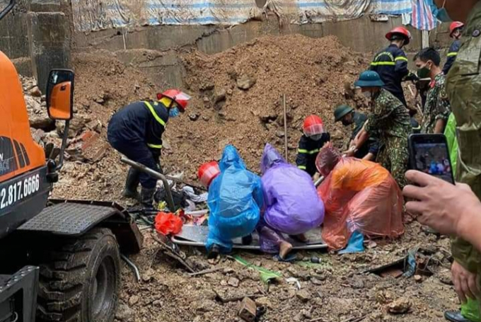 Sạt lở đất kinh hoàng ở Quảng Ninh khiến 4 người bị vùi lấp