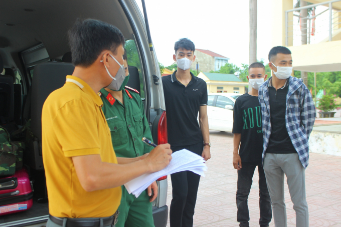 Hà Tĩnh gửi 13 thí sinh đến Bắc Giang tham dự thi tốt nghiệp THPT đợt 2