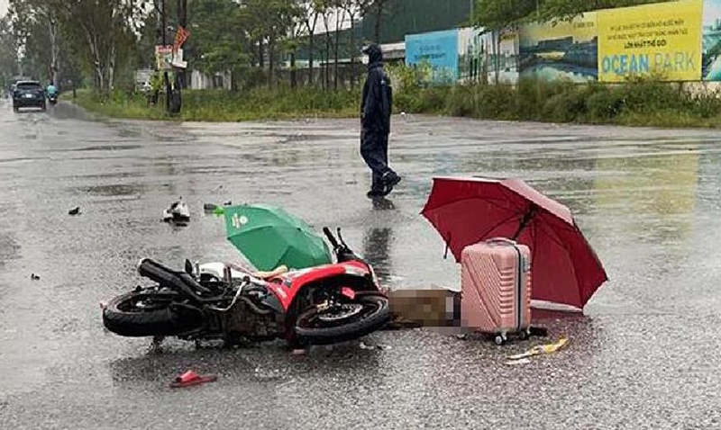 Hà Nội: Đôi nam, nữ bị sét đánh tử vong trên đường về quê