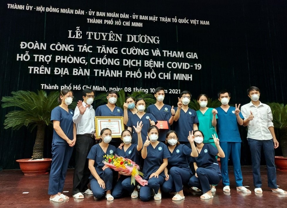 TP Hồ Chí Minh vinh danh các chiến sĩ tình nguyện nơi tuyến đầu chống dịch