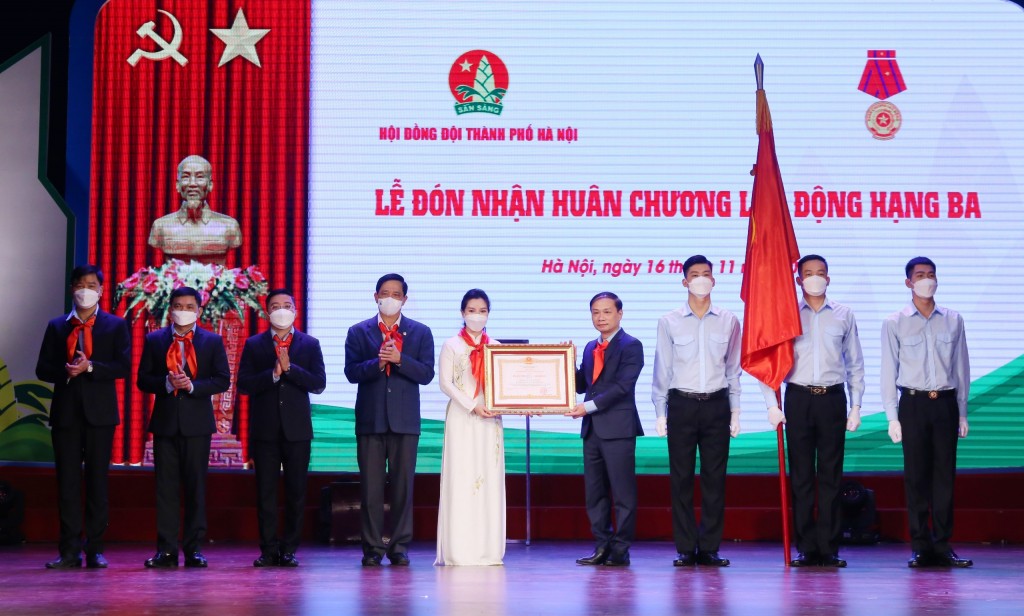 Hội đồng Đội TP Hà Nội nhận Huân chương Lao động hạng Ba: Tự hào tiến bước dưới cờ Đội vinh quang