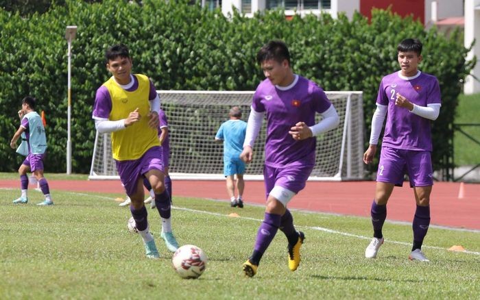 AFF Cup 2020: Malaysia thắng đậm Lào, ĐT Việt Nam tập luyện giữa nắng nóng
