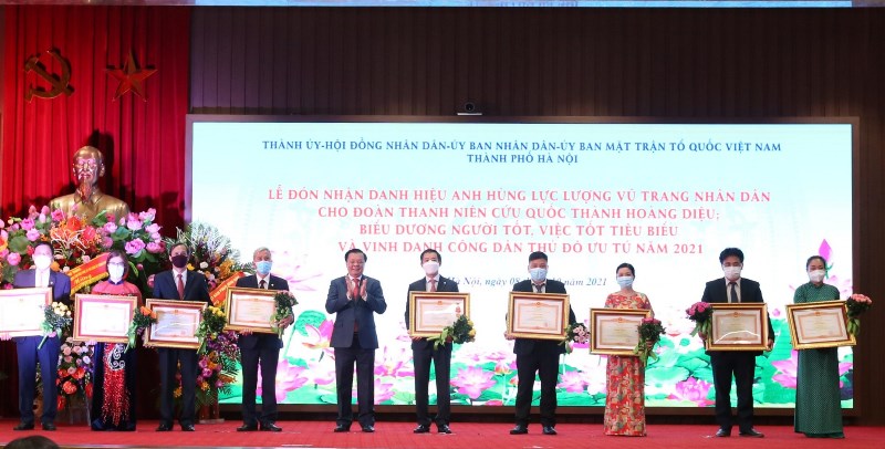 Hà Nội đã khen thưởng 604 tập thể, 994 cá nhân trong công tác phòng chống dịch năm 2021