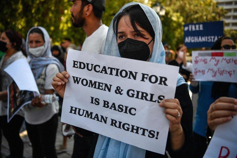 Phụ nữ Afghanistan “vỡ mộng” vì pha “lật kèo” của Taliban