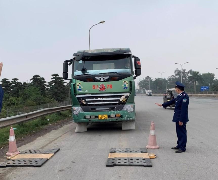 Sớm triển khai lắp đặt cân tải trọng xe tự động tại cầu Thăng Long