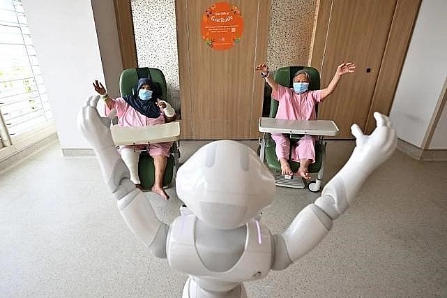 Singapore triển khai Robot hỗ trợ bệnh nhân