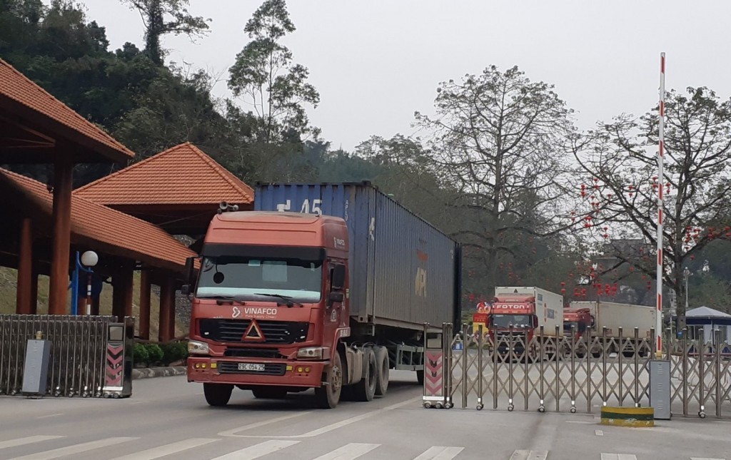 Việt Nam đề nghị Trung Quốc tạo điều kiện thông quan hàng hóa qua cửa khẩu