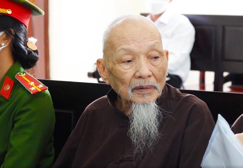 Xét xử vụ Tịnh thất Bồng Lai: Bị cáo Lê Tùng Vân nói 92 tuổi nhưng vẫn chờ lấy vợ
