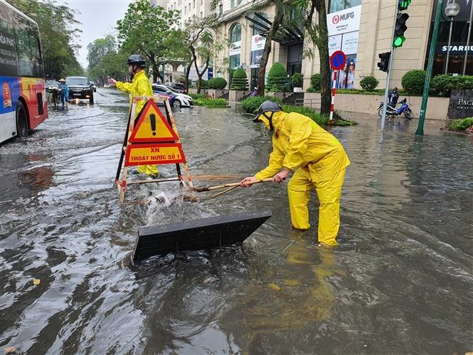 Hà Nội: Đảm bảo nước sạch, vệ sinh môi trường trong mùa mưa lũ