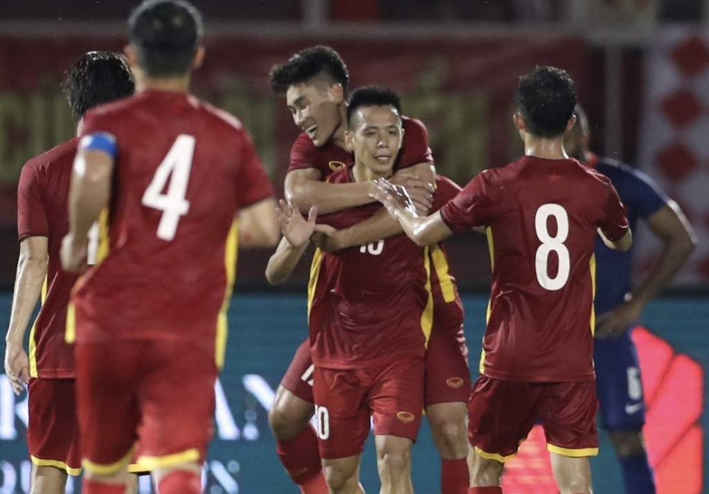 Việt Nam 4-0 Singapore: Khởi đầu hoàn hảo