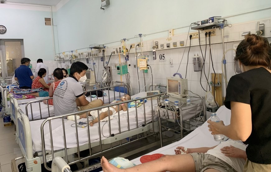 1.500 túi dịch truyền điều trị sốc sốt xuất huyết về Việt Nam