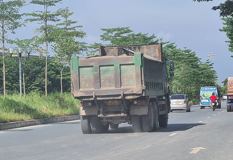 Hà Nội: Xe “hổ vồ” cơi nới thành thùng tái xuất trên địa bàn huyện Gia Lâm