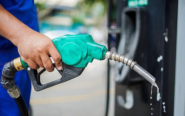 Không có quy định mức chiết khấu trong giá xăng dầu