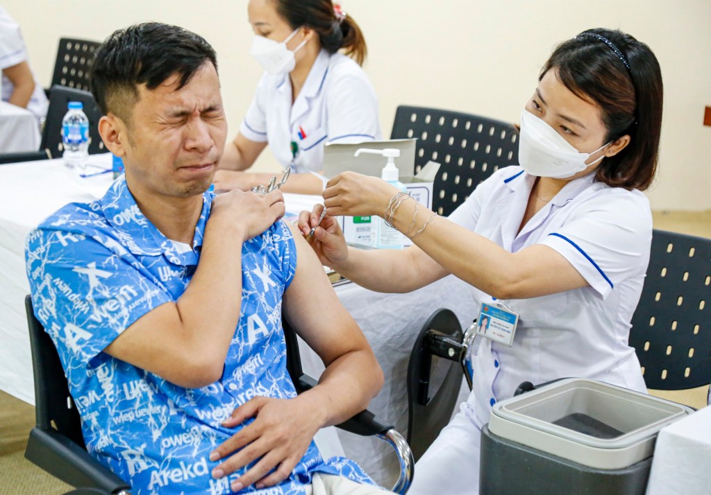 Hà Nội: Tăng cường tiêm chủng vắc xin phòng COVID-19