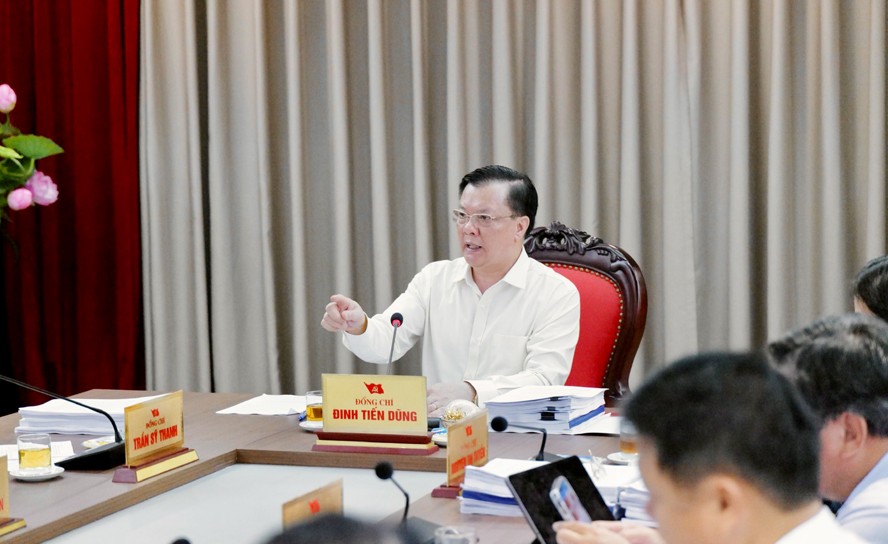 Bí thư Thành ủy Hà Nội Đinh Tiến Dũng: Siết chặt kỷ cương, đẩy mạnh cải cách hành chính để thúc đẩy kinh tế phát triển