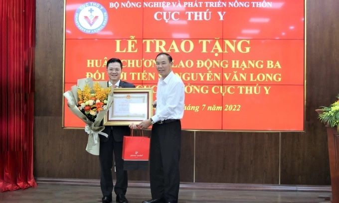Bổ nhiệm ông Nguyễn Văn Long làm Cục trưởng Cục Thú y