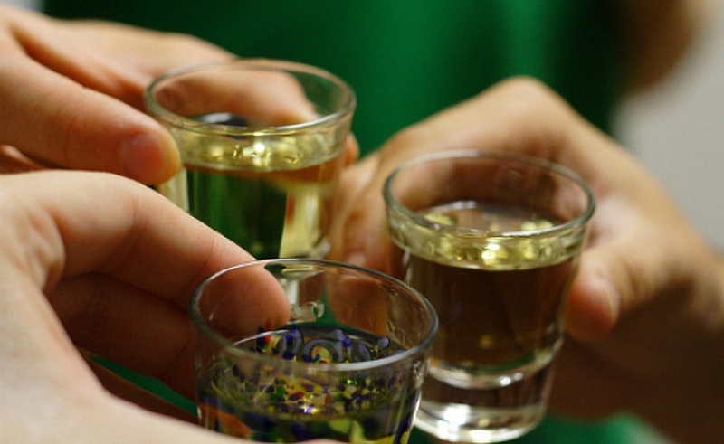 Tăng cường biện pháp phòng chống ngộ độc rượu trên cả nước