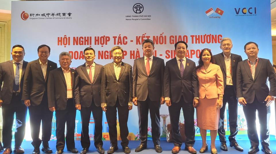 Hà Nội: Tạo điều kiện thuận lợi cho doanh nghiệp Singapore mở rộng đầu tư