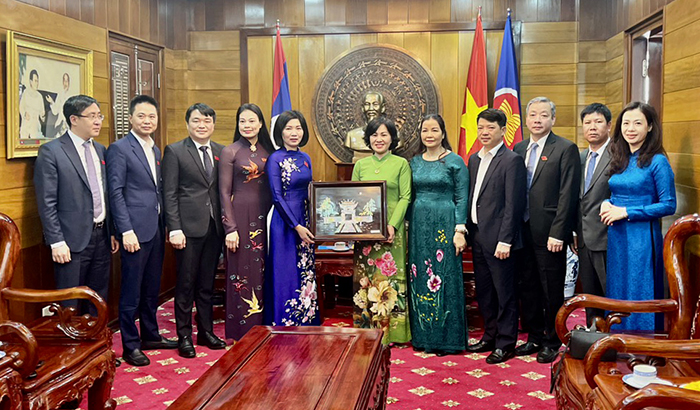Đoàn đại biểu thành phố Hà Nội thăm và làm việc tại Luông Phra Băng và kết thúc tốt đẹp chuyến công tác tại Lào