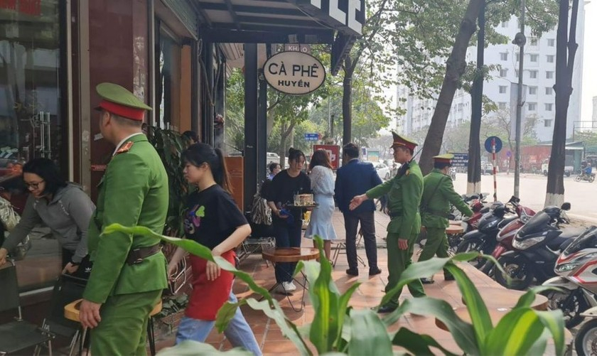 Hà Nội: Nhiều quận chưa làm tốt việc giành lại vỉa hè