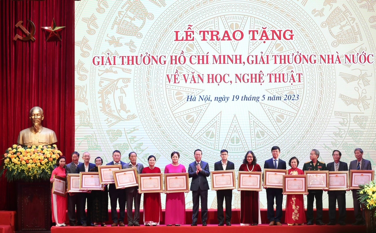 Trao tặng Giải thưởng Hồ Chí Minh, Giải thưởng Nhà nước về văn học, nghệ thuật