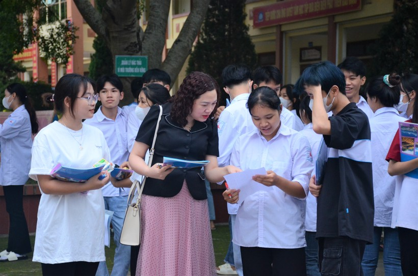 Thủ tướng yêu cầu báo cáo công tác tuyển sinh vào lớp 10 công lập Hà Nội