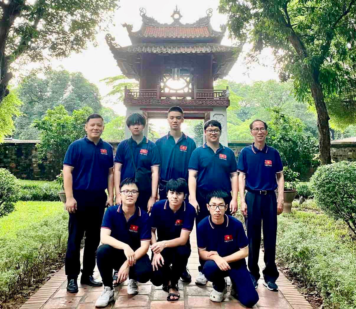 6 học sinh Việt Nam đều giành huy chương tại Olympic toán quốc tế