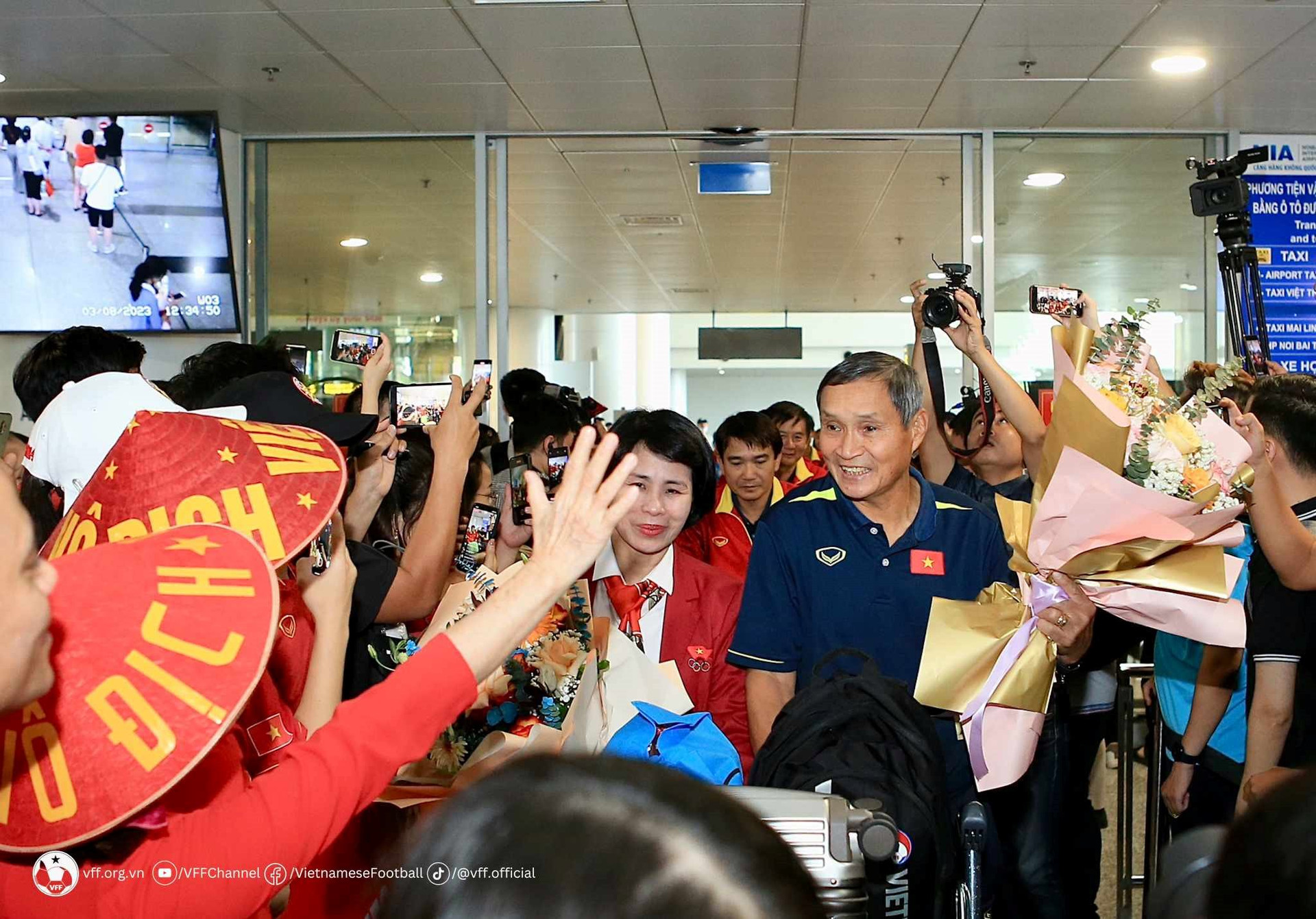 Đội tuyển nữ Việt Nam kết thúc hành trình World Cup lịch sử, về nước an toàn